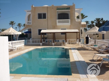 L 27 -                            بيع
                           Villa avec piscine Djerba